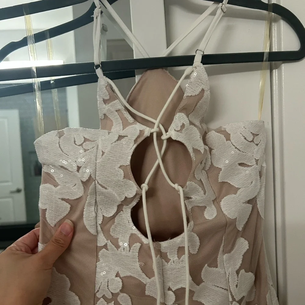 L'ATISTE White Lace Overlay Mini Dress with Nude Lining - Picture 6 of 15
